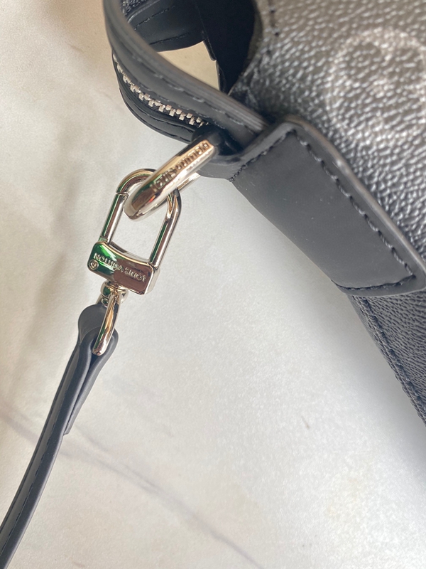 ルイヴィトンバッグ素材ディテール